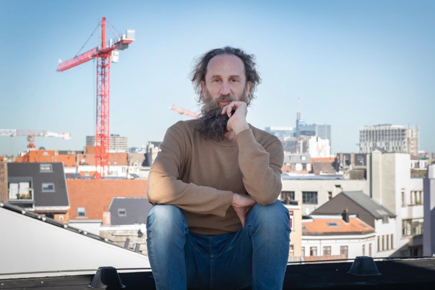 New Empathies: My Only Memory (in pieces). Performative Installation von Juan Domínguez