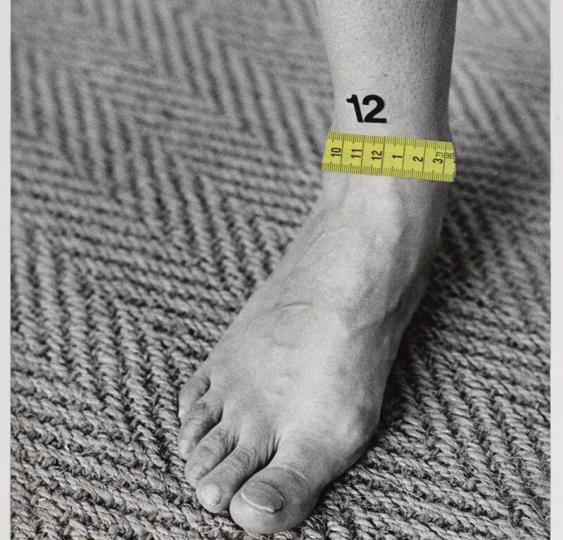 Esther Ferrer, El pie, 1995